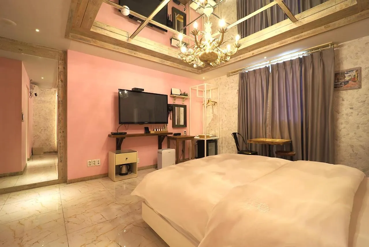 Songdo February Hotel Amnam بوسان