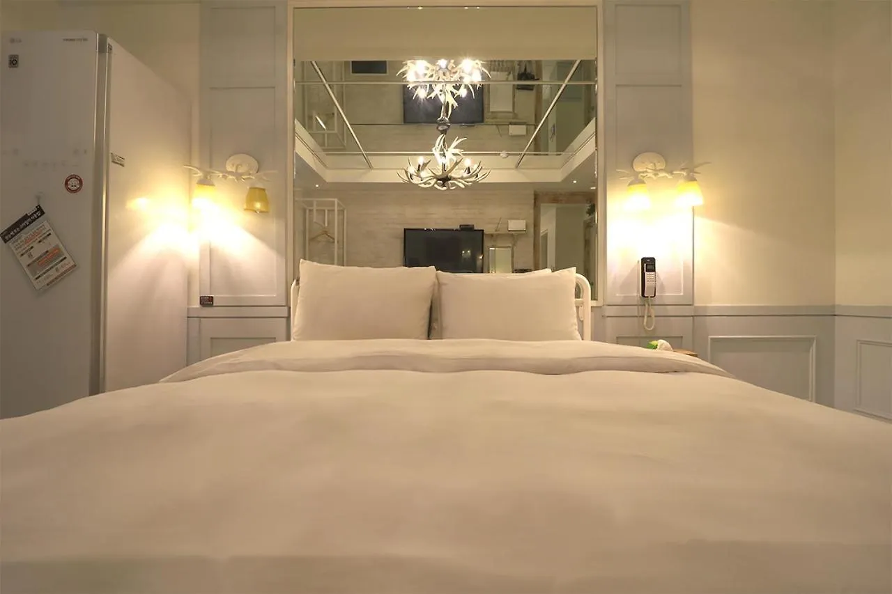 Songdo February Hotel Amnam بوسان