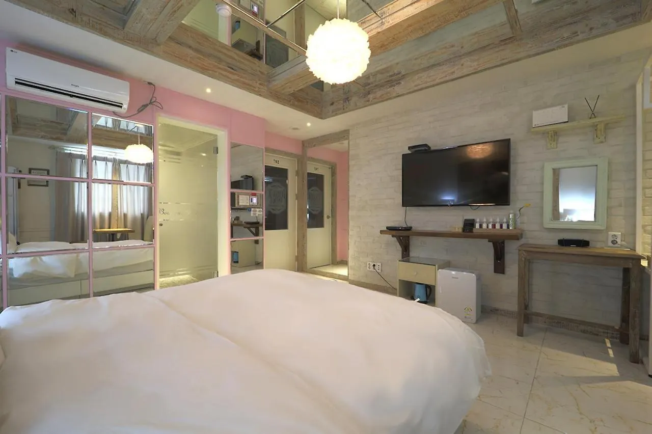 Songdo February Hotel Amnam Busan