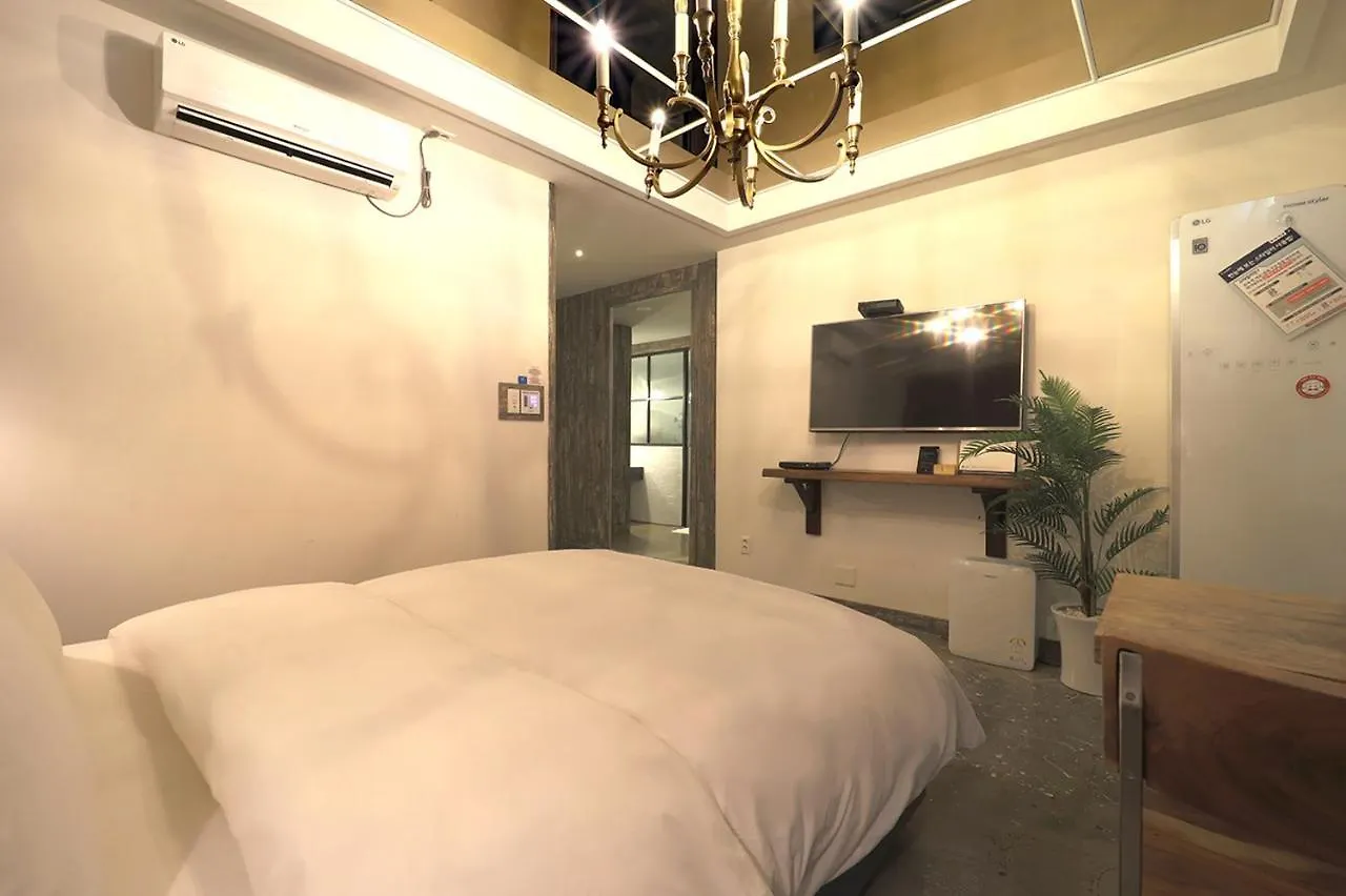 Songdo February Hotel Amnam Busan